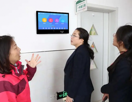 电子班牌对智慧校园建设有什么促进作用？